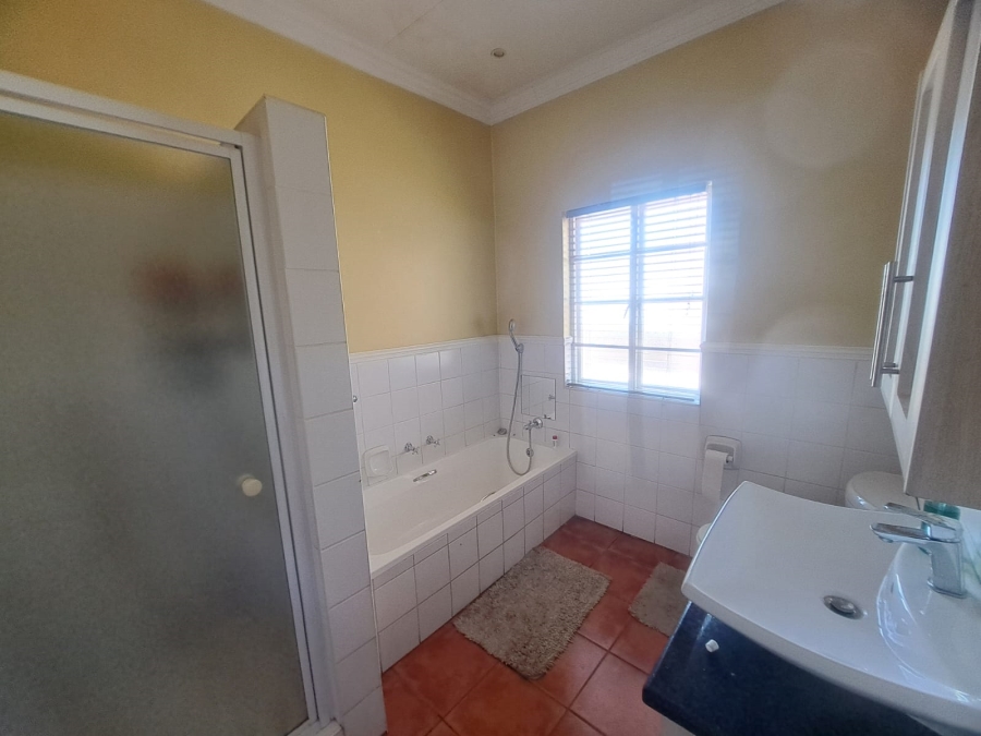 3 Bedroom Property for Sale in Waterval East North West